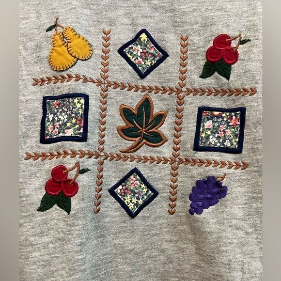 Vintage Bolo Spirit size M fruit embroidered sweatshirt - Picture 2 of 8